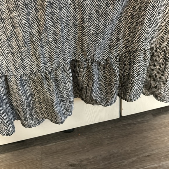 Joie silk black tan white ruffle tie neck sleeveless work business top office M - Picture 6 of 8